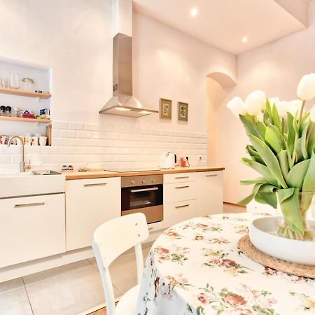 Tyzenhauz Apartments Economy Красков Екстериор снимка