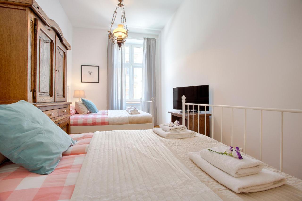 Tyzenhauz Apartments Economy Красков Екстериор снимка