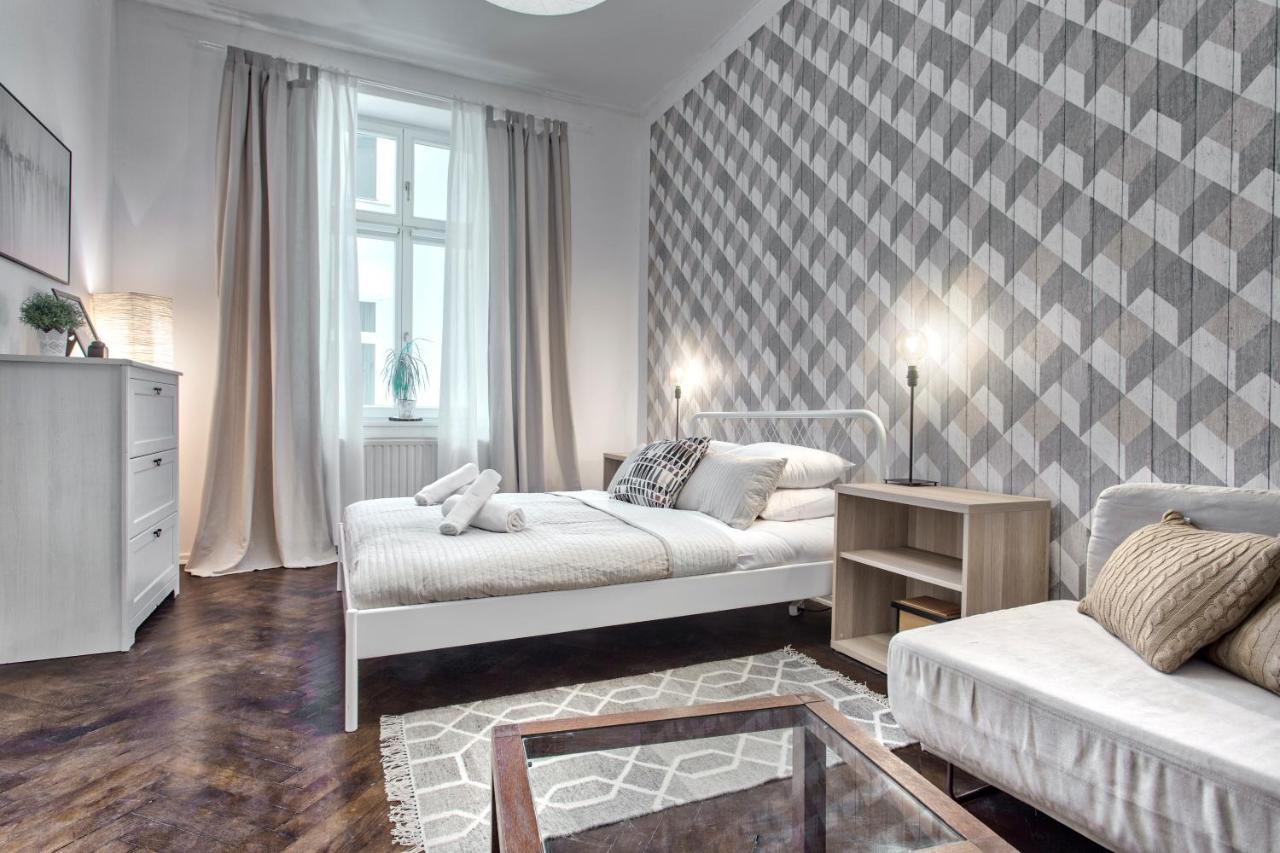 Tyzenhauz Apartments Economy Красков Екстериор снимка