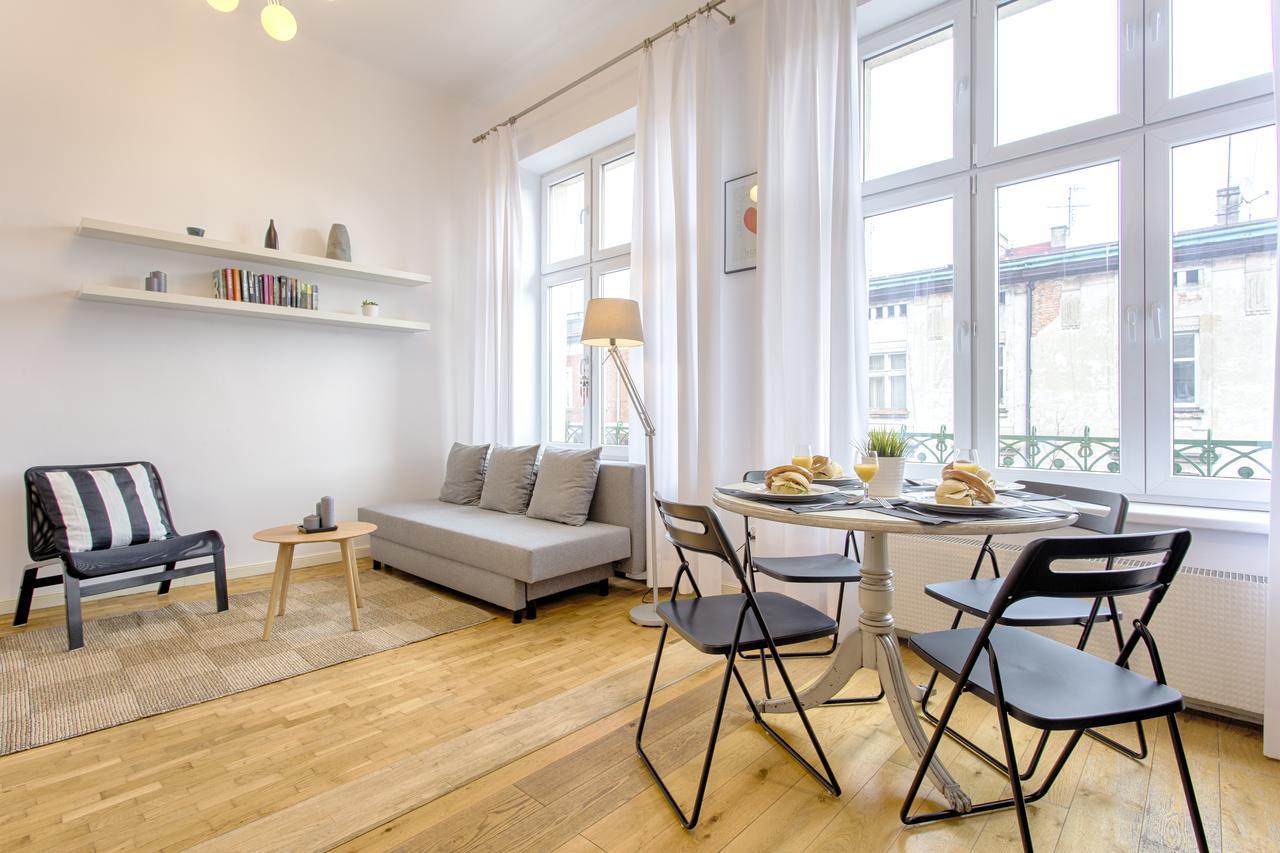 Tyzenhauz Apartments Economy Красков Екстериор снимка