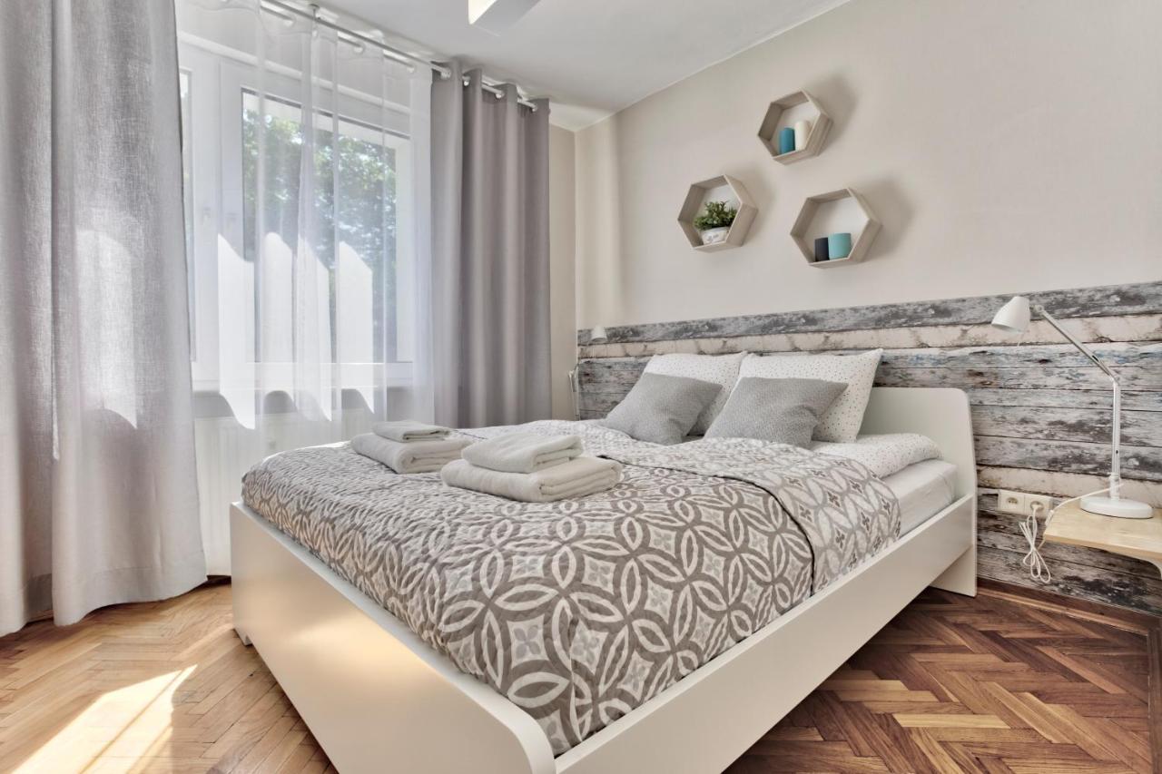 Tyzenhauz Apartments Economy Красков Екстериор снимка